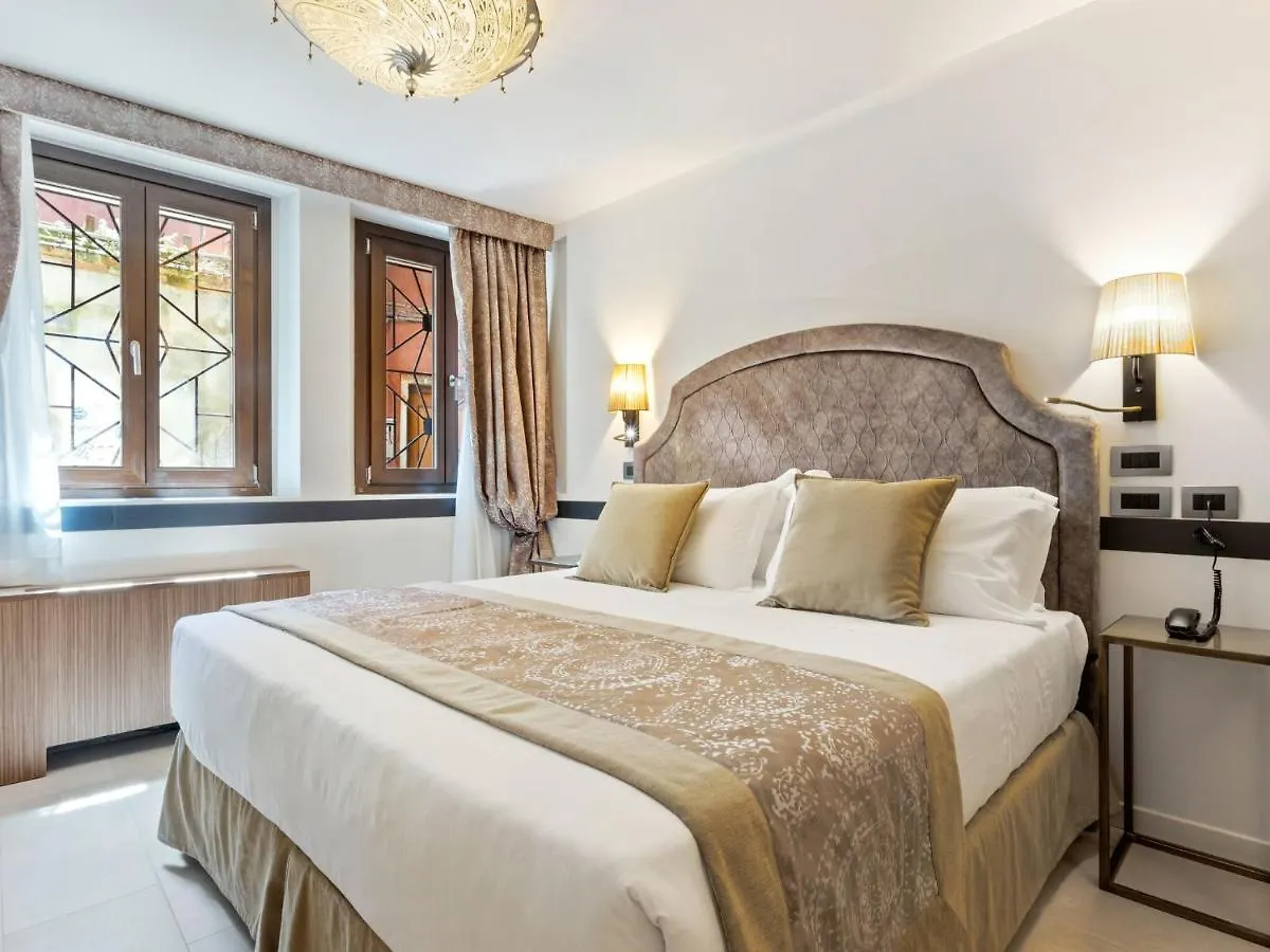 Beautiful Apartment near la Piazza in Venice Italia