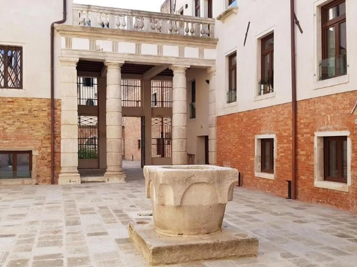 Beautiful Apartment near la Piazza in Venice 0*,  Italia